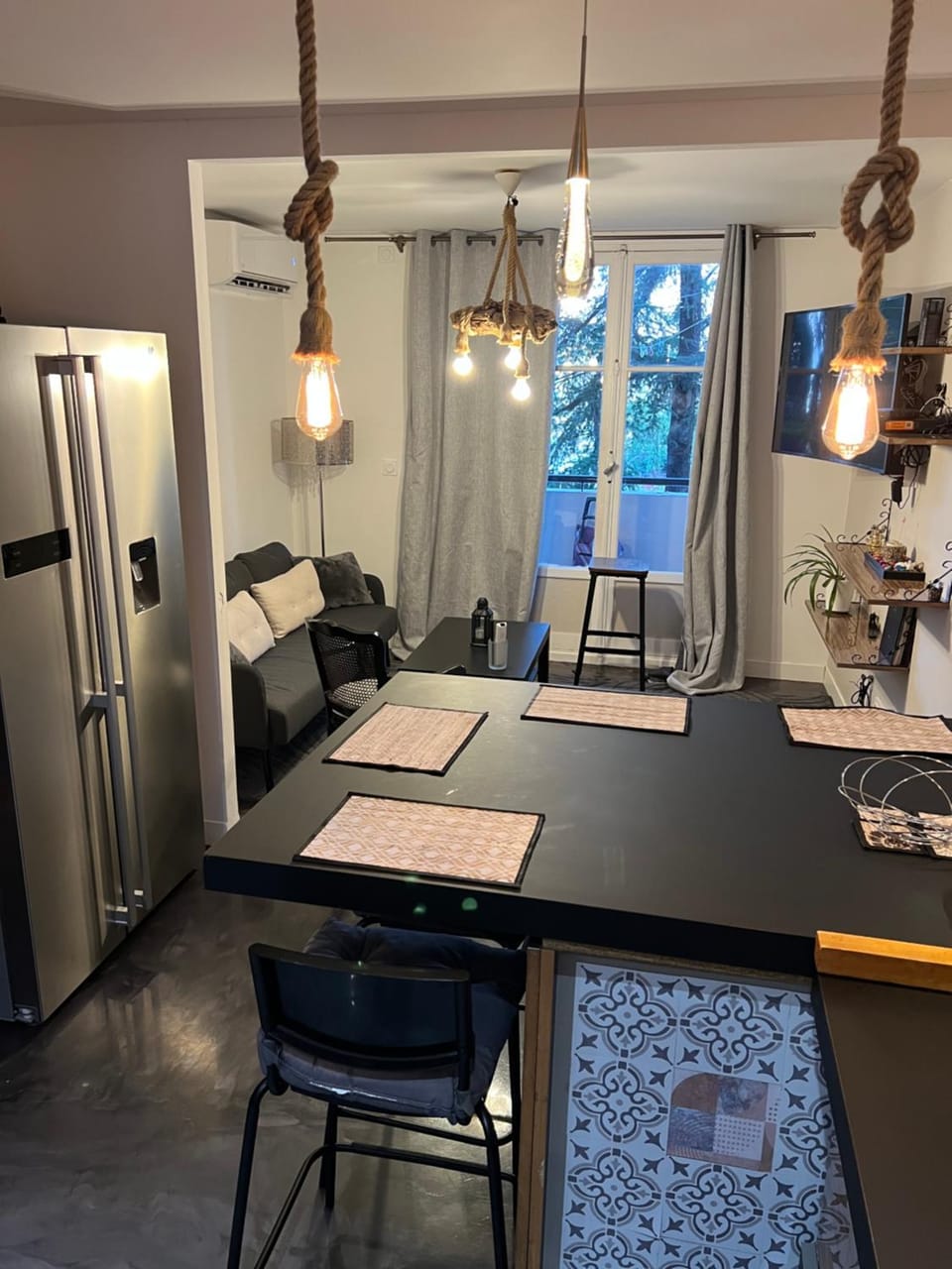 Kitchen or kitchenette, Dining area, oven