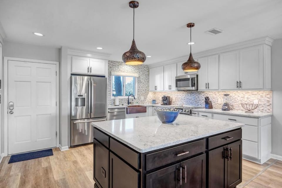 Beach-2-Green - 3BR condo w golf views & pool House in Sawgrass