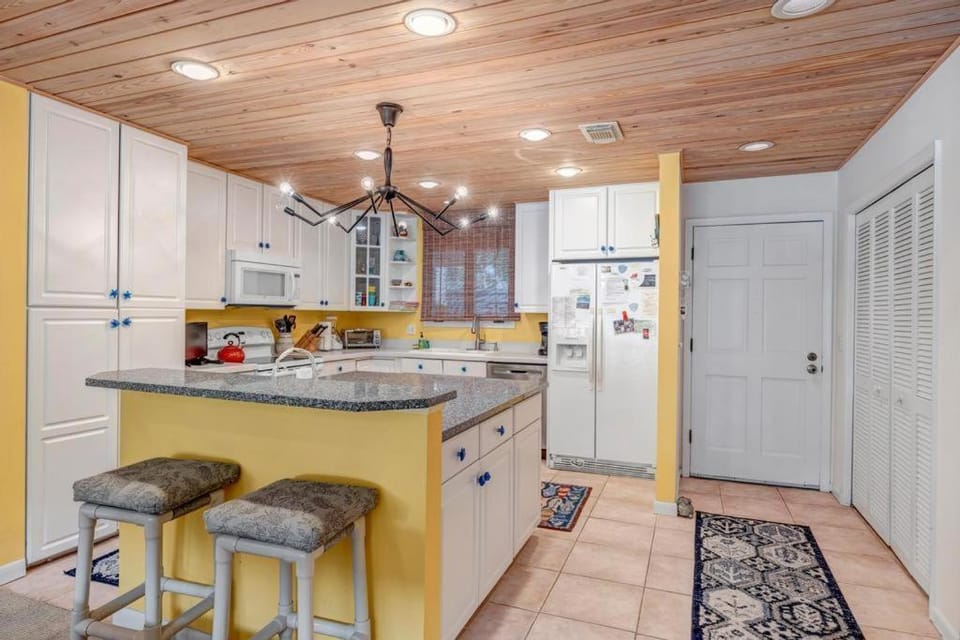 Fishermans Recess - 3BR condo w lake views & lanai House in Sawgrass