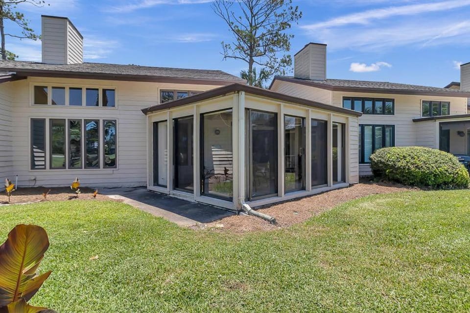 Belle Vue - Modern condo near beach w golf views House in Sawgrass