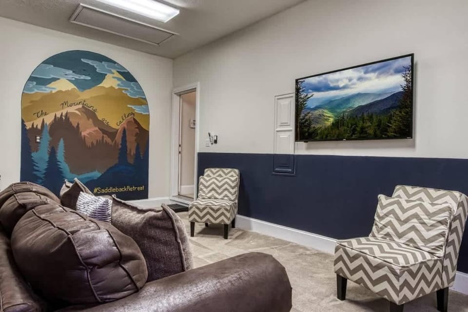 Saddleback Retreat by Beyond Expectations House in Sevierville