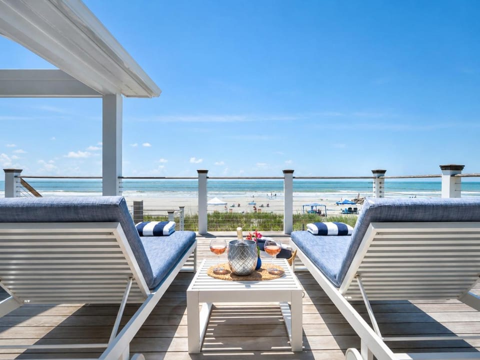 1001 E Arctic Out of the Blue Stunning Oceanfront Home House in Folly Beach