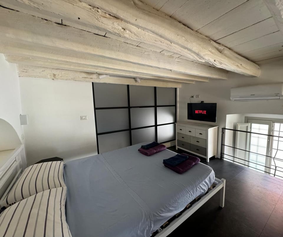 Casa Flora, a panoramic flat with free car parking Apartment in Cagliari
