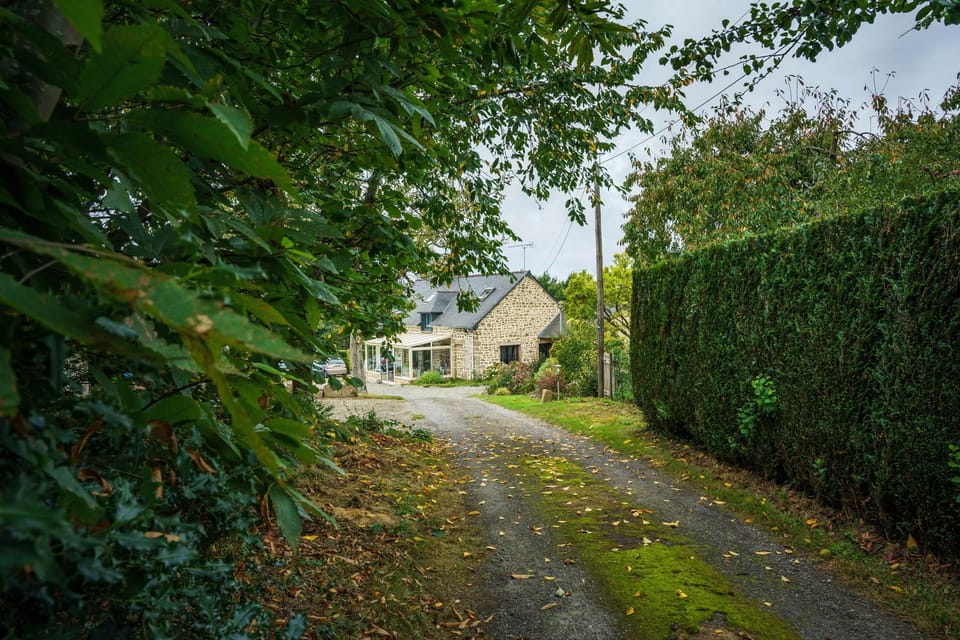 Property building, Neighbourhood