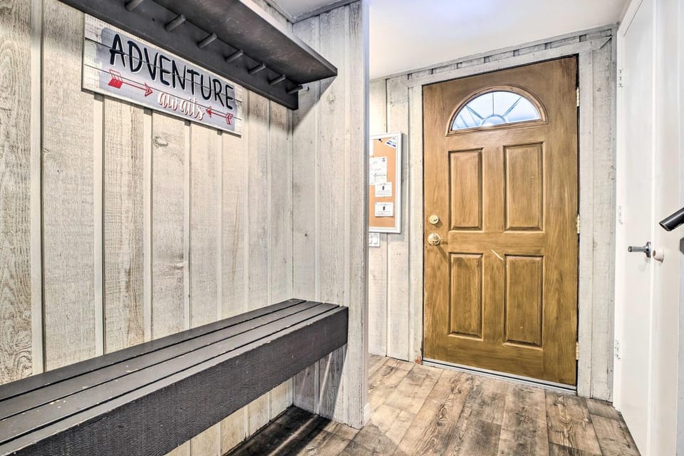 Mammoth Lakes Condo w/ Pool + Spa Access! House in Mammoth Lakes