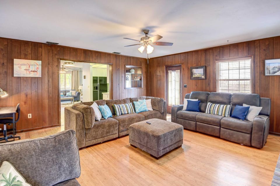 12 Mi to Beach: Cottage w/ Pool in Bradenton House in Florida