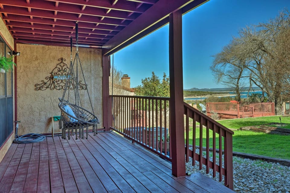 Canyon Lake Vacation Rental w/ Lake Views House in Canyon Lake
