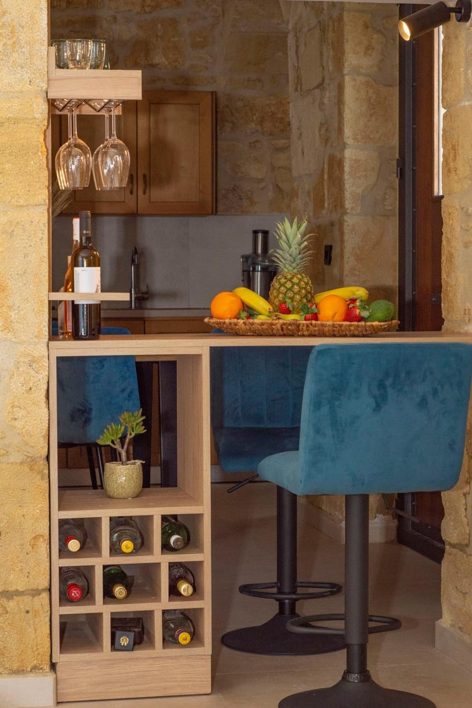 Coffee/tea facilities, Food and drinks