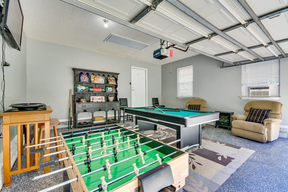 Browns Summit Vacation Rental w/ Fire Pit! House in Greensboro