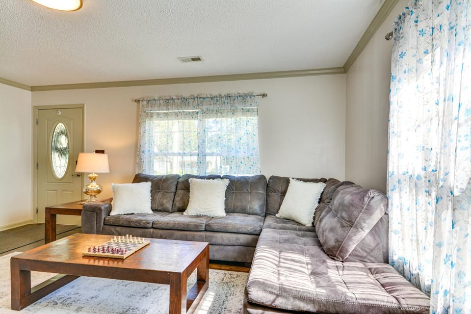 Browns Summit Vacation Rental w/ Fire Pit! House in Greensboro