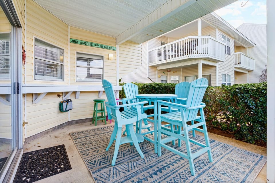 Hook, Wine, & Linger 9132 Apartment in Destin