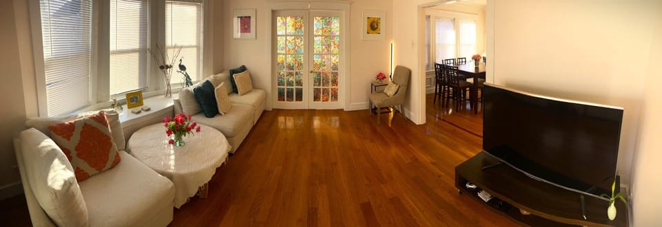 Communal lounge/ TV room, TV and multimedia, Living room, Seating area, Evening entertainment