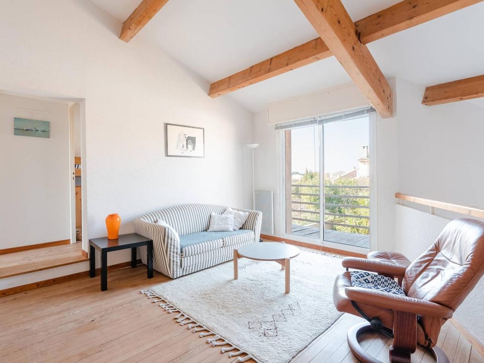 Villa spacieuse à Gruissan, 4 chambres, jardin privé, clim, proche plage, idéal familles/amis - FR-1-409A-18 Villa in Gruissan