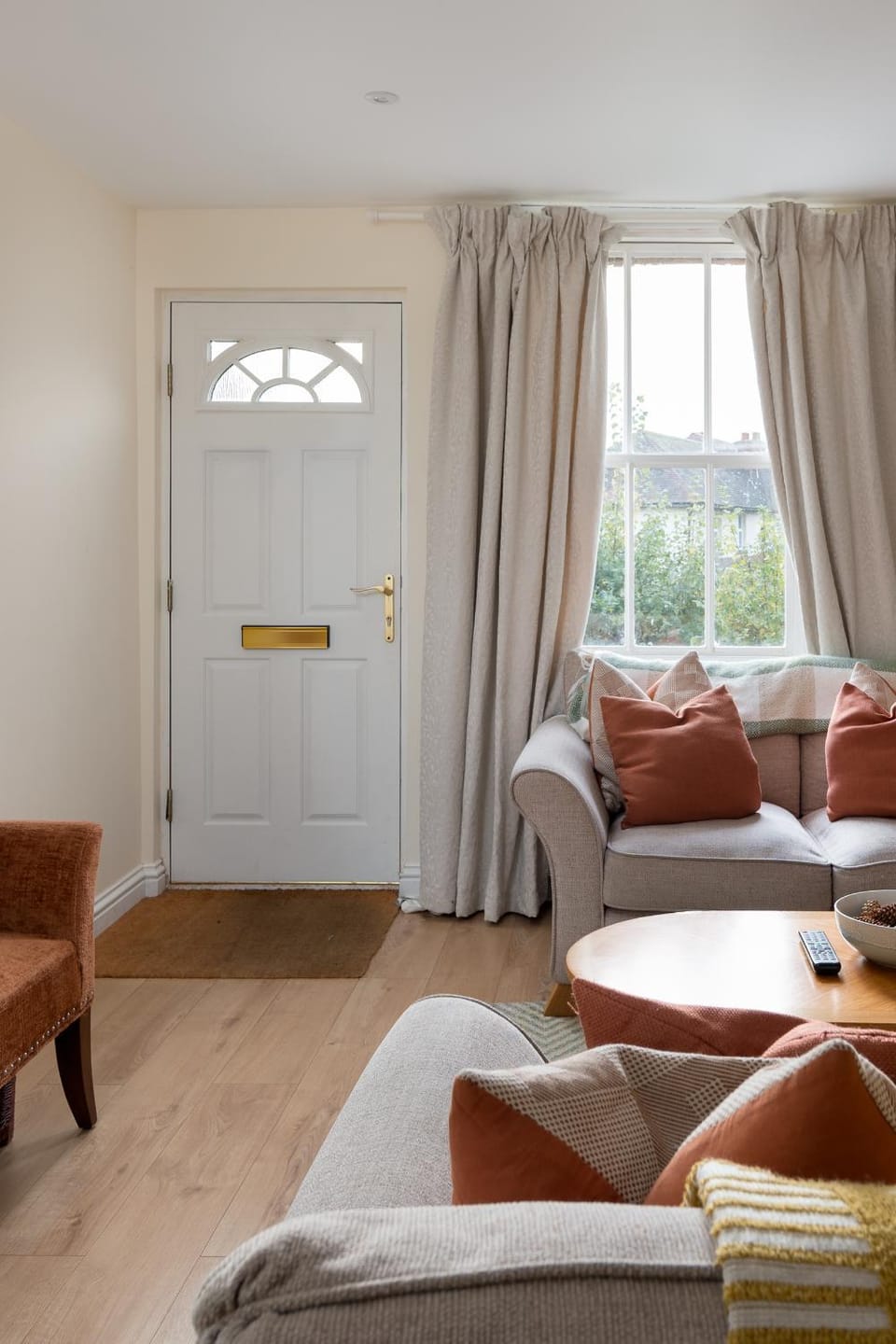 Beautiful cottage style 3-bed By Valore Property Services Apartment in Aylesbury Vale