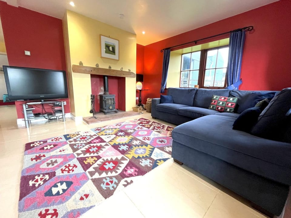 TV and multimedia, Living room, Seating area