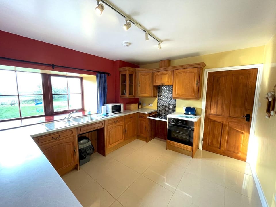 Kitchen or kitchenette, dishwasher, minibar, pet friendly, stove, toaster