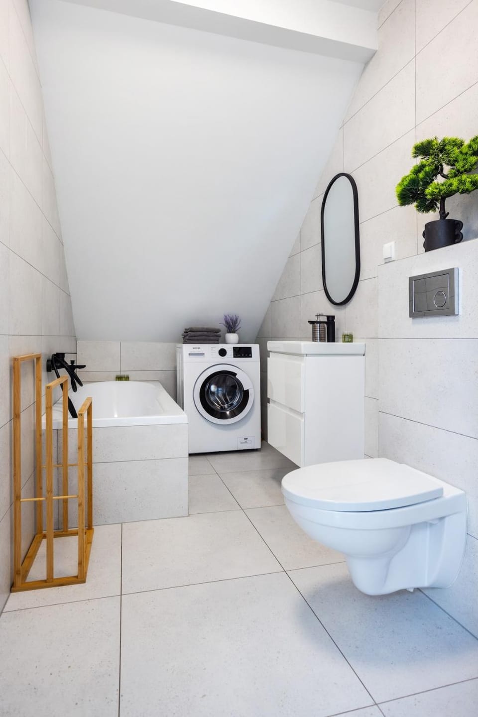 Toilet, Bathroom, towels, washing machine, dryer