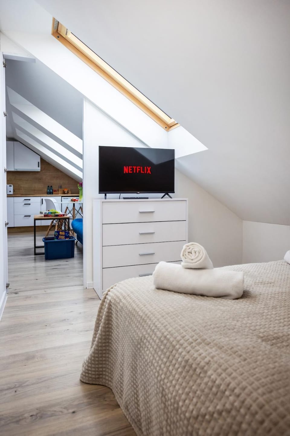 Bed, TV and multimedia, Kitchen or kitchenette, Photo of the whole room, Bedroom, towels