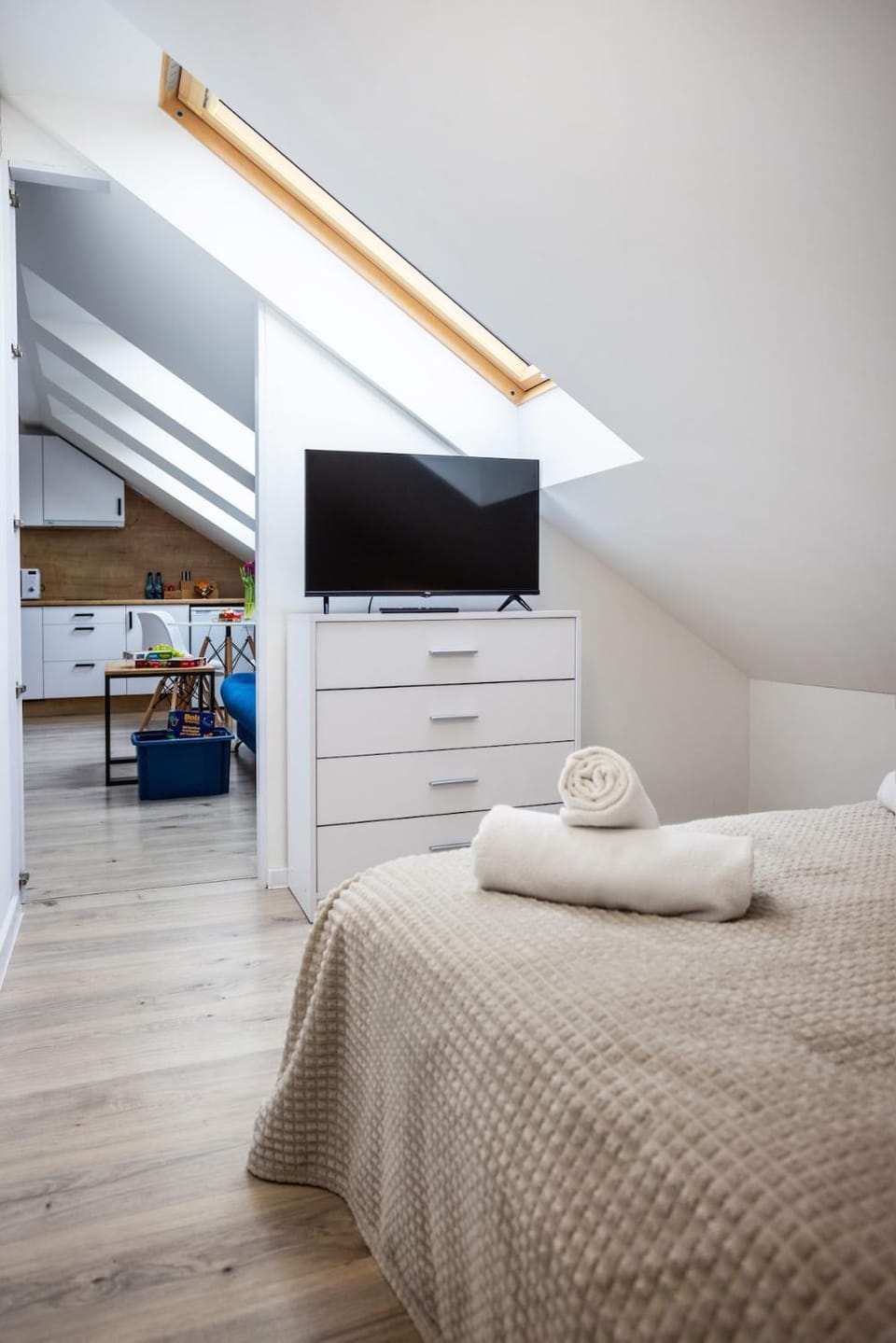 Bed, TV and multimedia, Kitchen or kitchenette, Photo of the whole room, Bedroom, towels