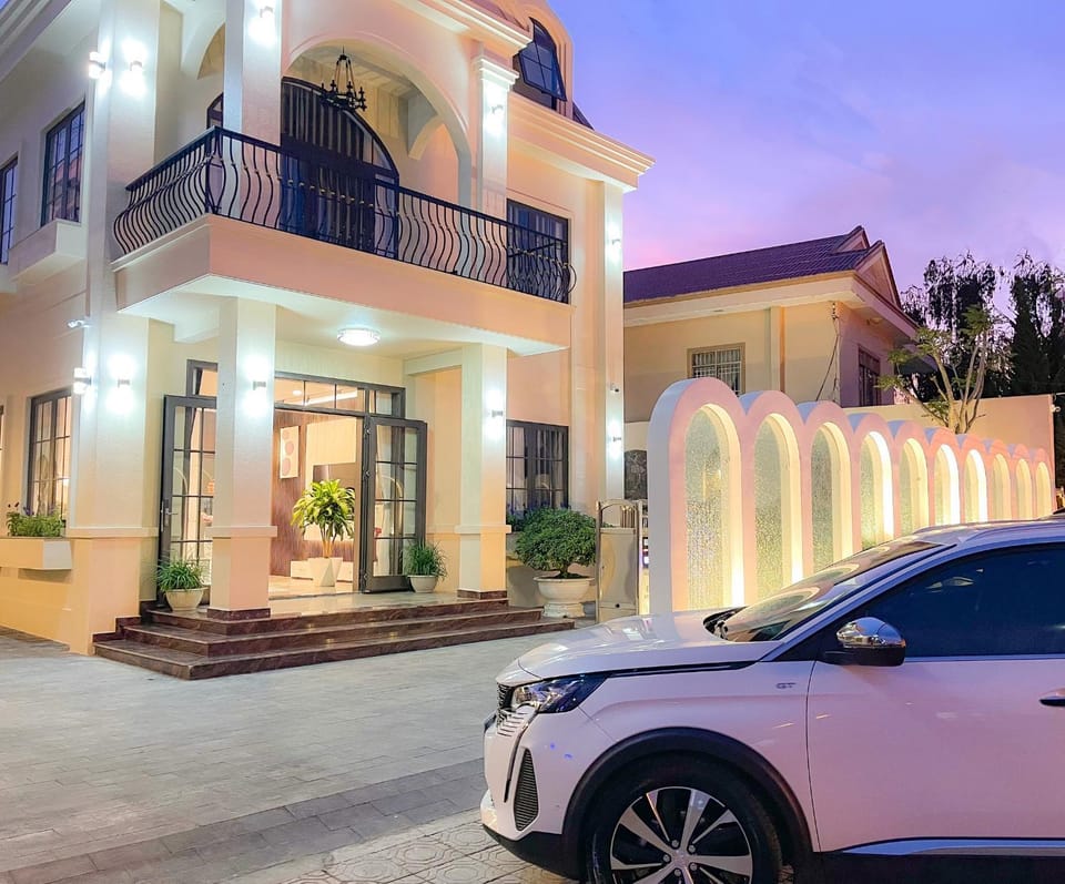 Property building, Night, Neighbourhood, Parking