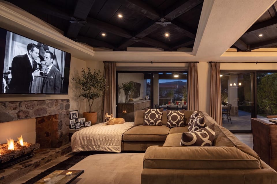 TV and multimedia, Living room, Photo of the whole room, Seating area