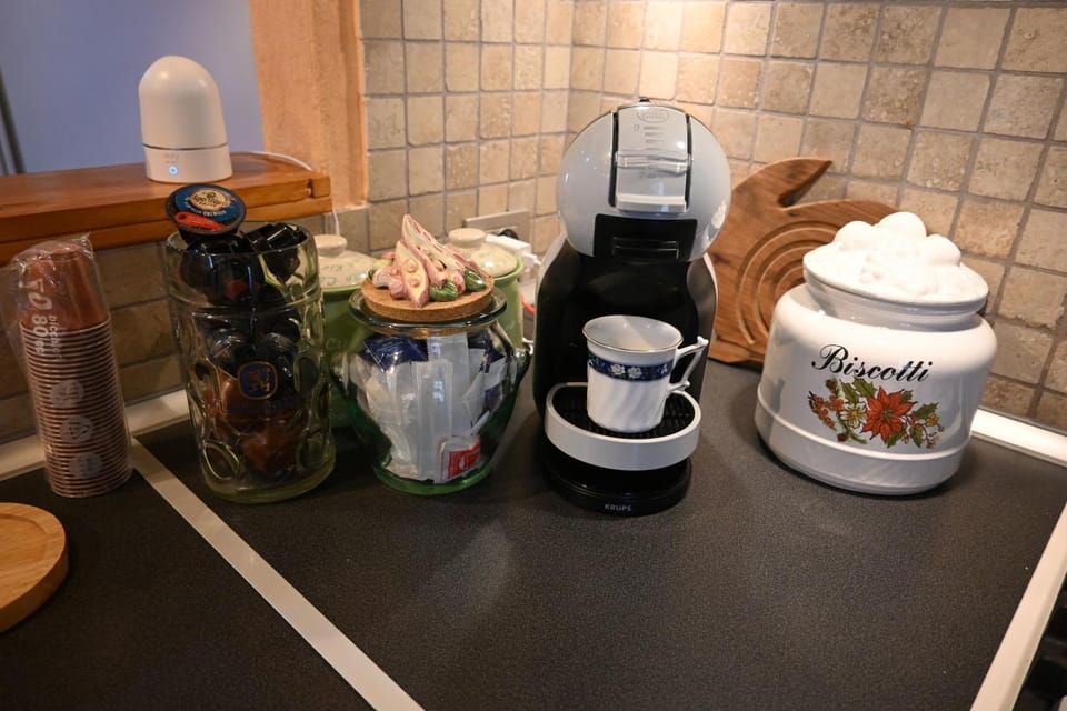 Coffee/tea facilities, Breakfast