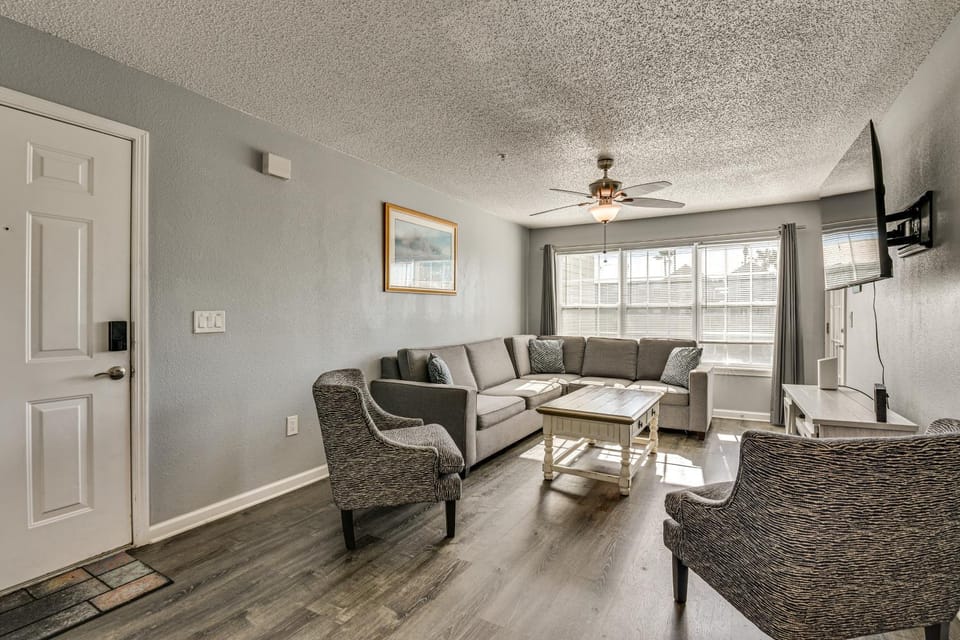 Explore Boardwalk Thrills! Central Destin Condo House in Destin