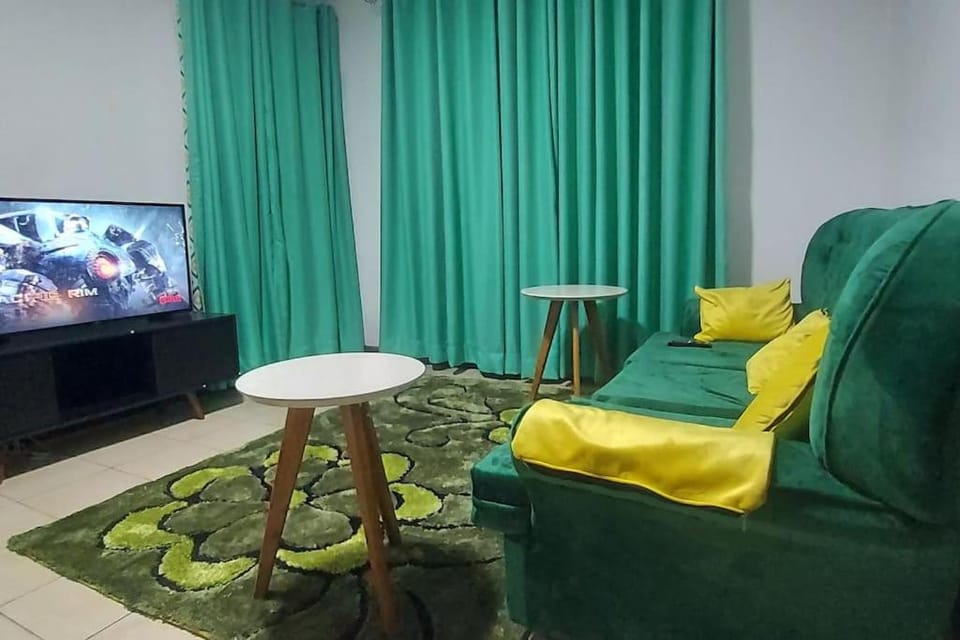 2 bedroom Apt 20 min to JKIA Airport,SGR Train St. Apartment in Nairobi