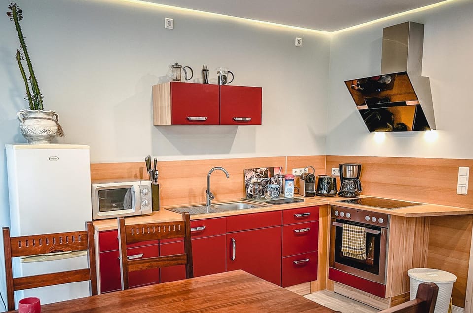 Coffee/tea facilities, Kitchen or kitchenette, dishwasher, minibar, stove, toaster