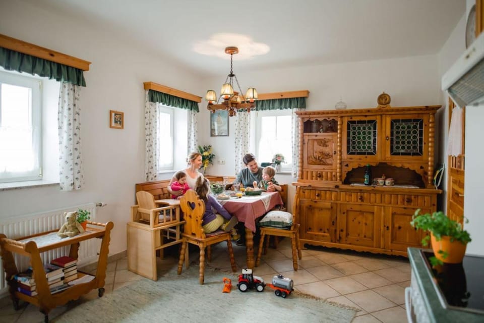 Dining area, kitchen