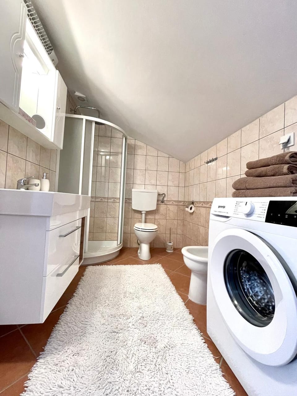 Shower, Bathroom, washing machine
