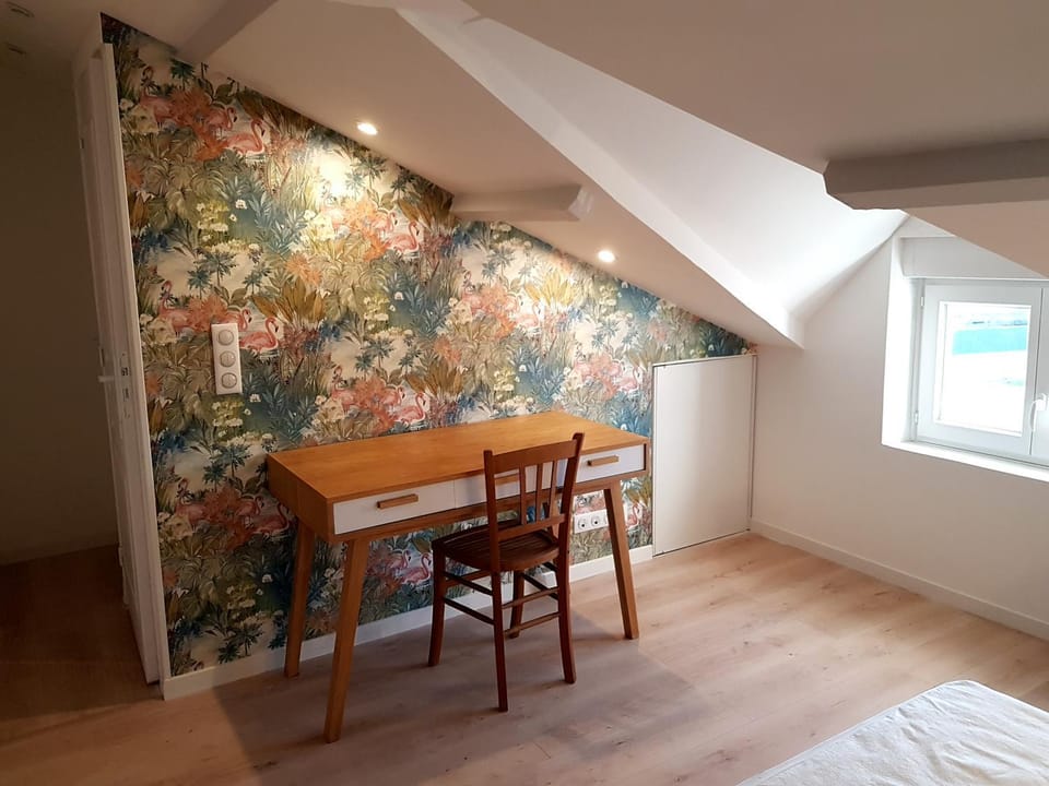 Seating area, Bedroom