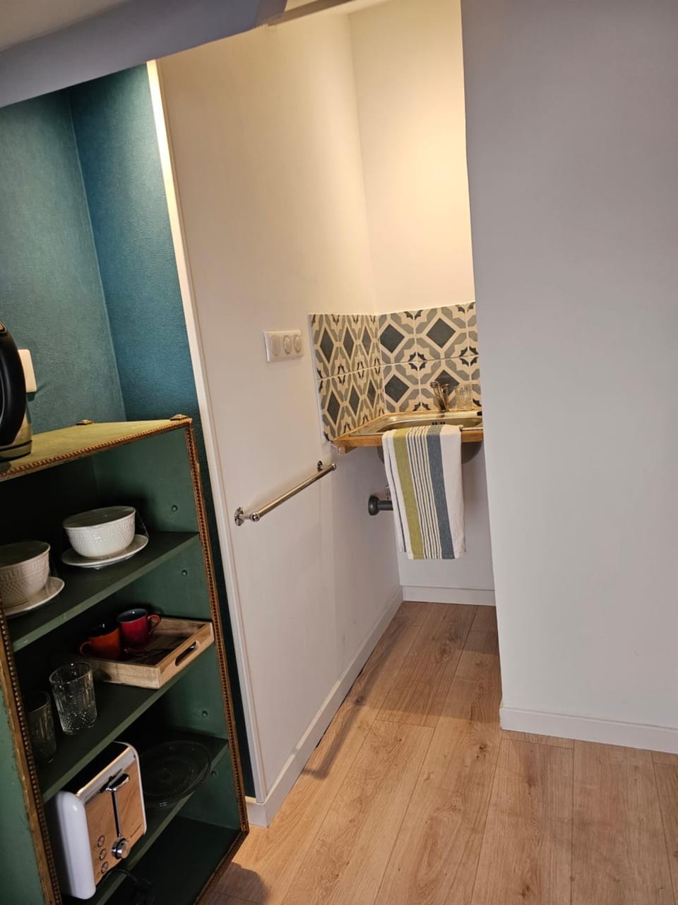 Kitchen or kitchenette