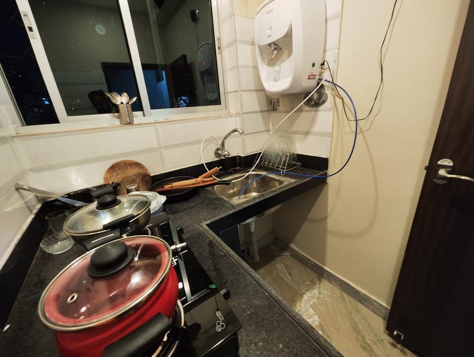 Stylish 2BHK Service Apartment Near Golpark Apartment in Kolkata