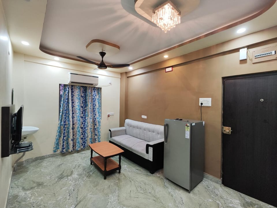Stylish 2BHK Service Apartment Near Golpark Apartment in Kolkata