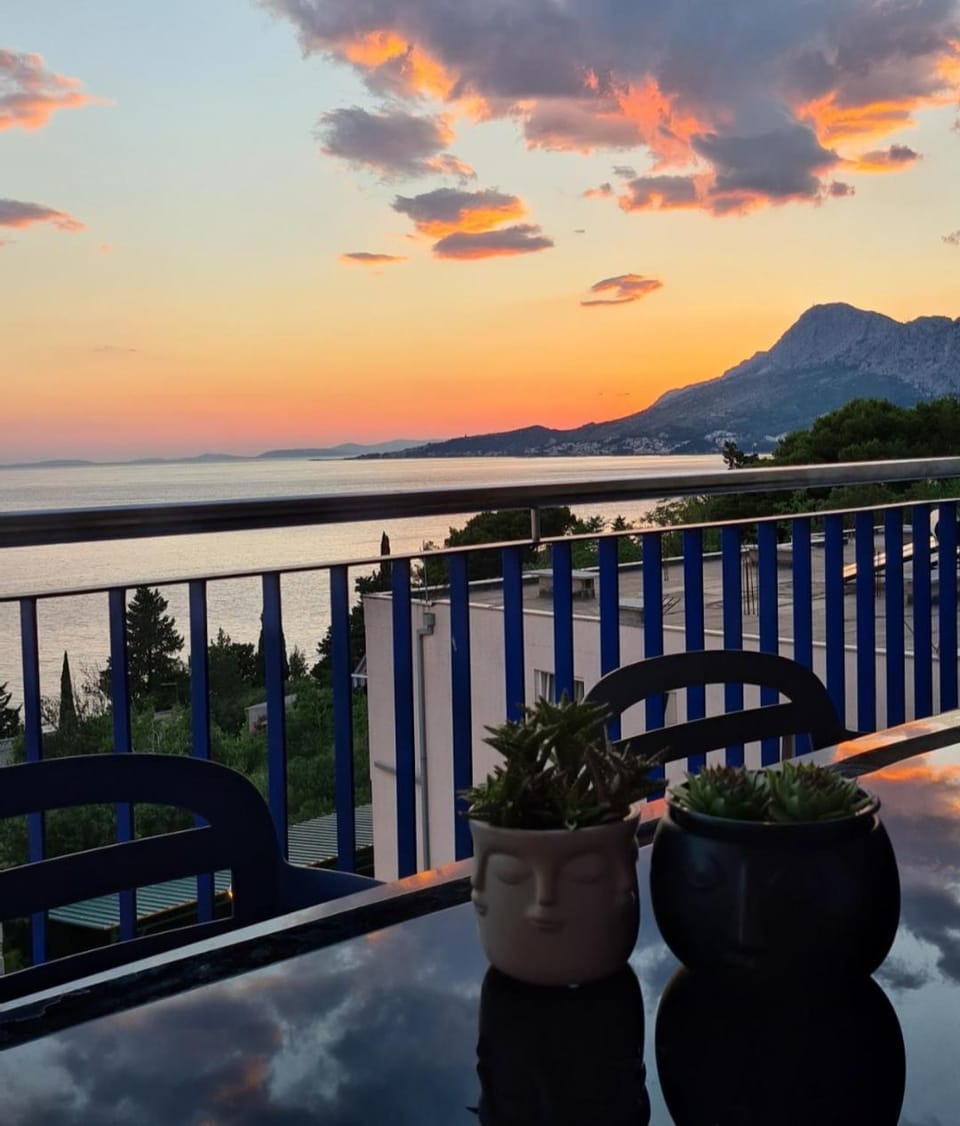 Balcony/Terrace, Mountain view, Sea view, Sunset