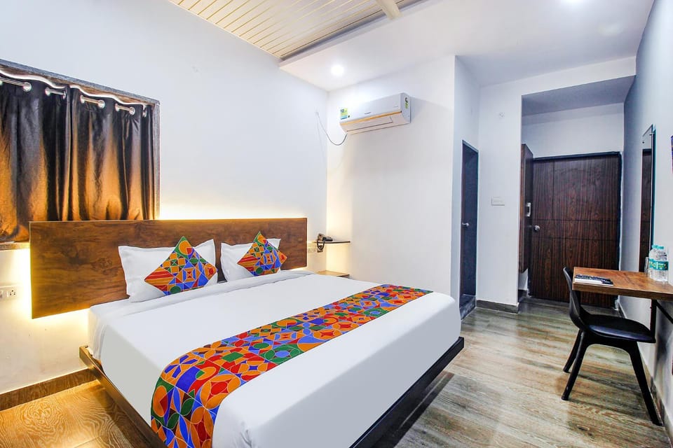 Living room, Photo of the whole room, Bedroom, wardrobe, air conditioner