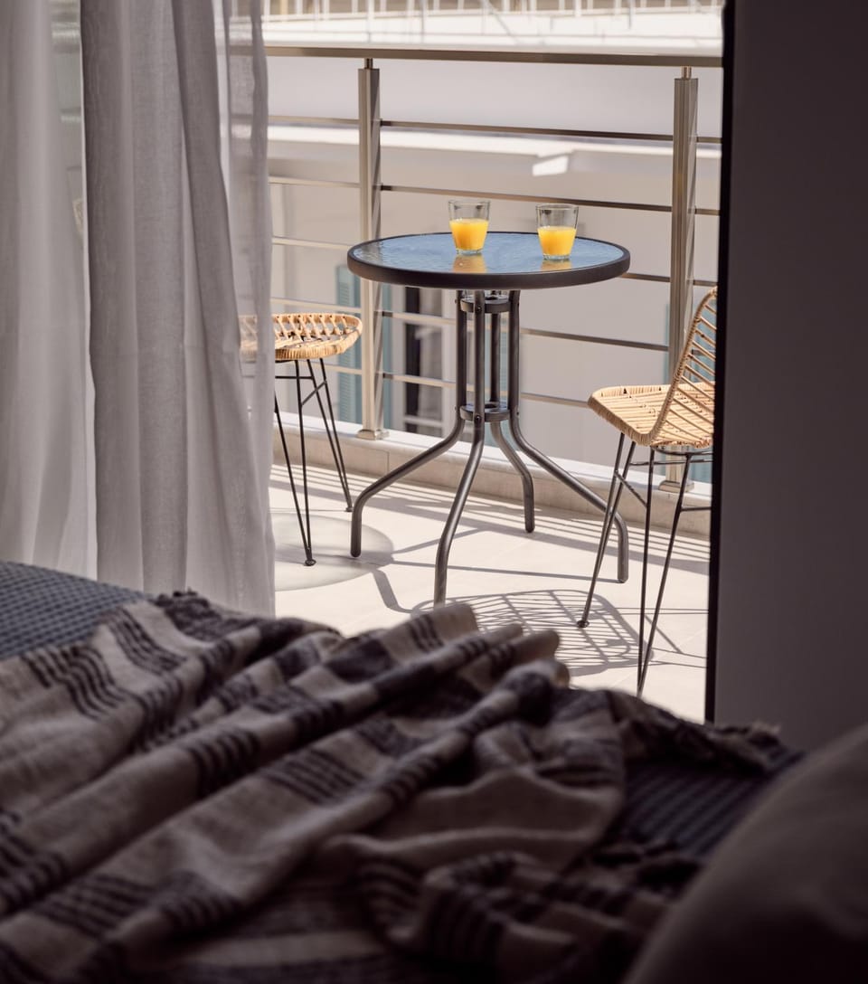 View (from property/room), Balcony/Terrace, Bedroom, Quiet street view