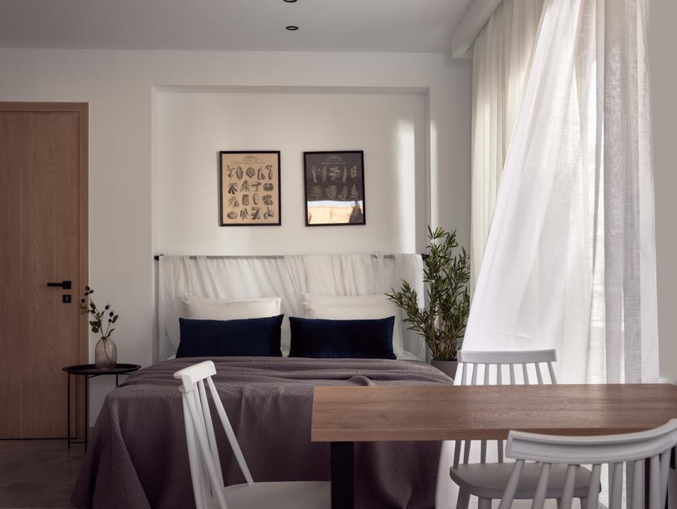Dining area, Bedroom