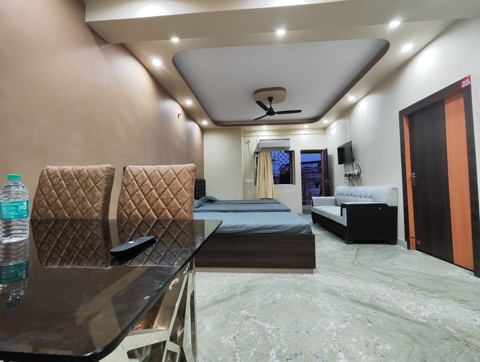 Massive 3BHK Serviced Apt for Big Groups & Family Apartment in Kolkata