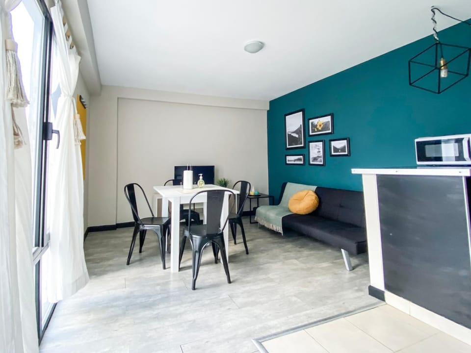 TV and multimedia, Living room, Photo of the whole room, Seating area, Dining area, Area and facilities, Entertainment, hair dresser, internet, locker
