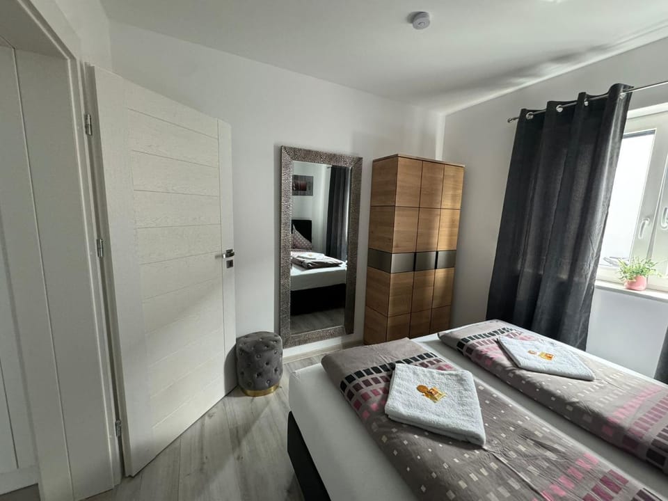 Bed, Bedroom, wardrobe