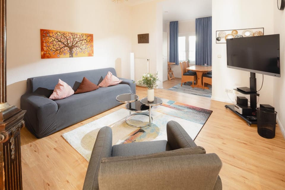 Communal lounge/ TV room, TV and multimedia, Living room
