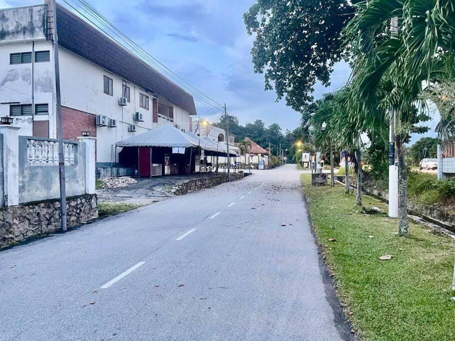 H Family Banglo Seremban #fit 20pax max #spacious carpark House in Negeri Sembilan, Malaysia