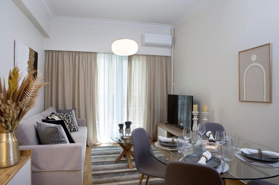 TV and multimedia, Living room, Dining area