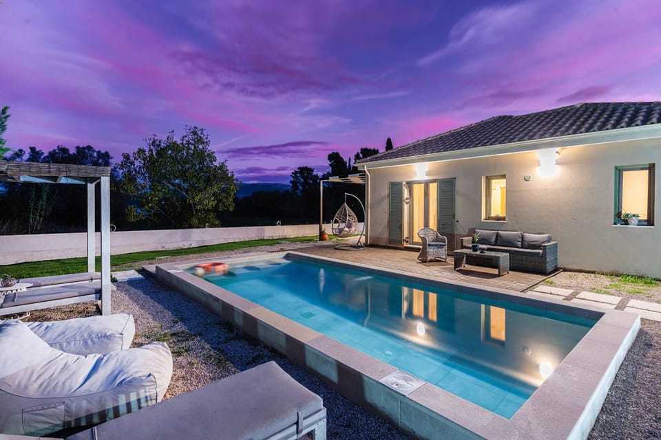 Property building, Natural landscape, Pool view, Swimming pool, sunbed