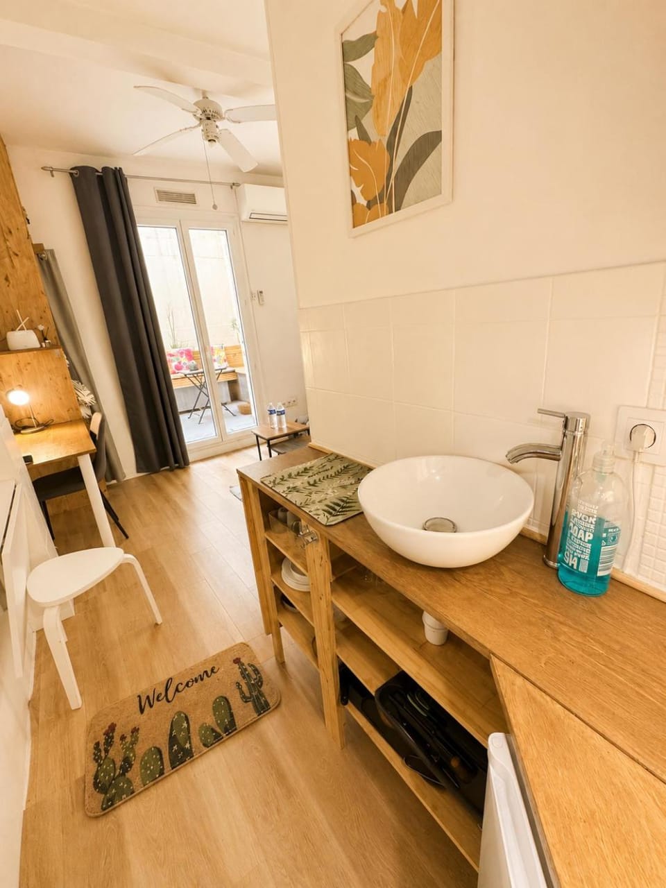 Kitchen or kitchenette