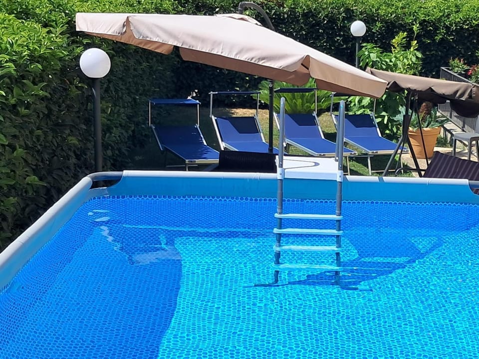 Swimming pool, Swimming pool