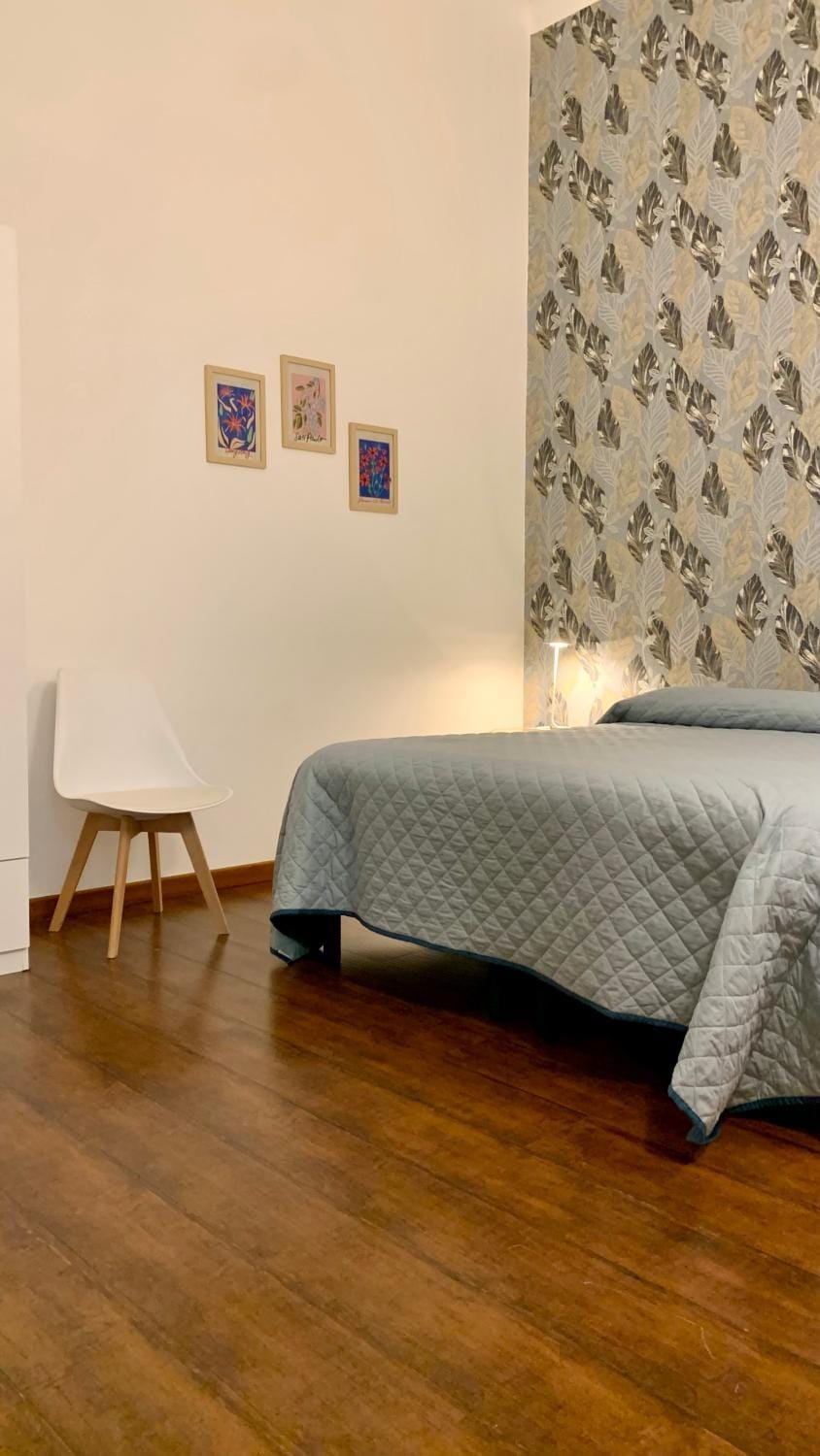 Mary Shelley - elegant 2 bedrooms with balcony Apartment in La Spezia