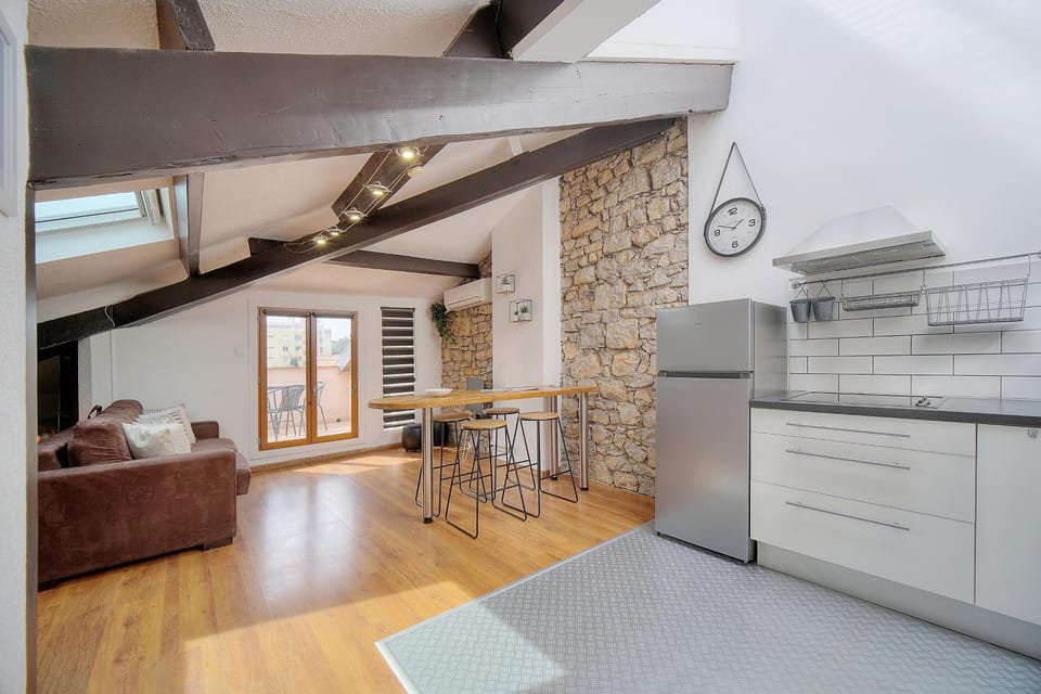 Kitchen or kitchenette, Living room, Dining area